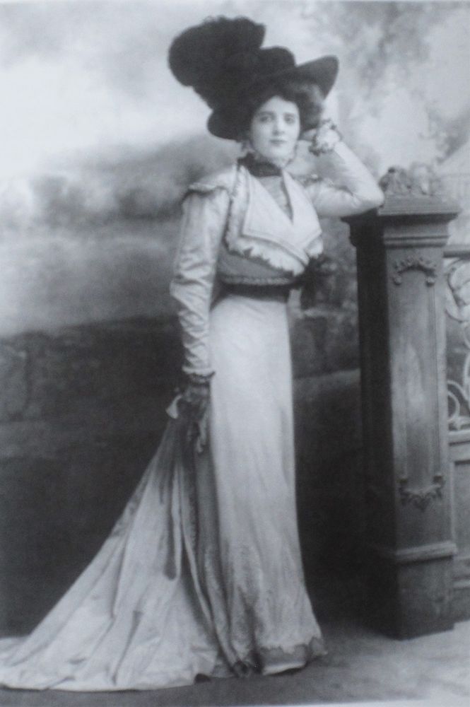 Secese v dámském kroji, foto č. 5