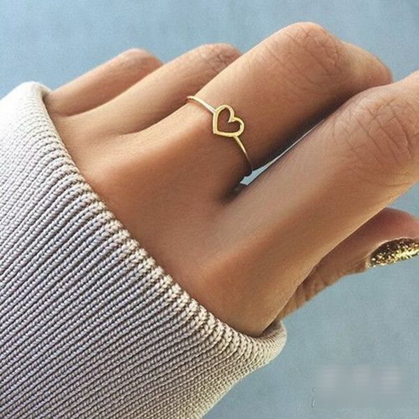 Женские красивые кольца из золота