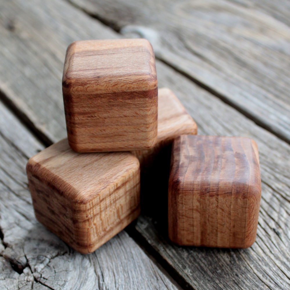 Кубики. Кубики из дерева. Деревянные Кубы. Куб из дерева. Кубик из древесины.