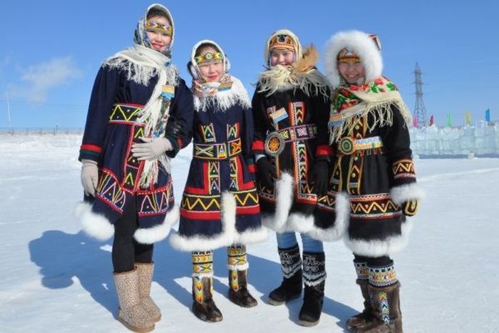 Коллекция национальных костюмов Сибирячка и Таёжки