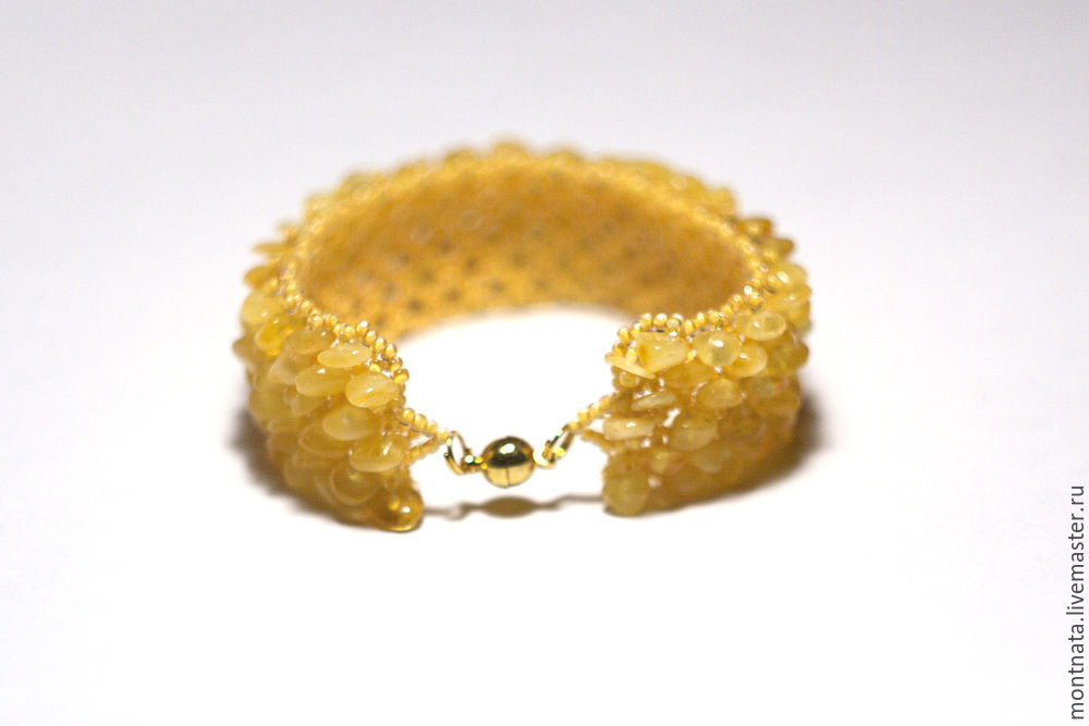 Плетем браслет из бисера и янтаря «Осенний мед»