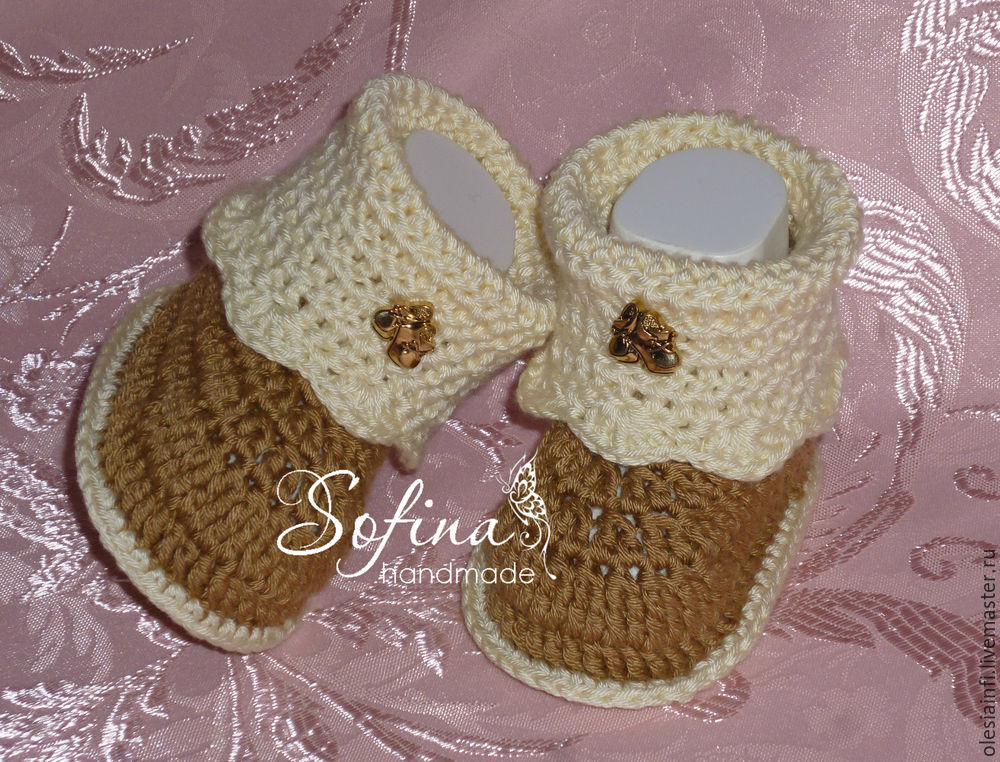 Вязаные ботиночки для новорожденных спицами - 79 фото