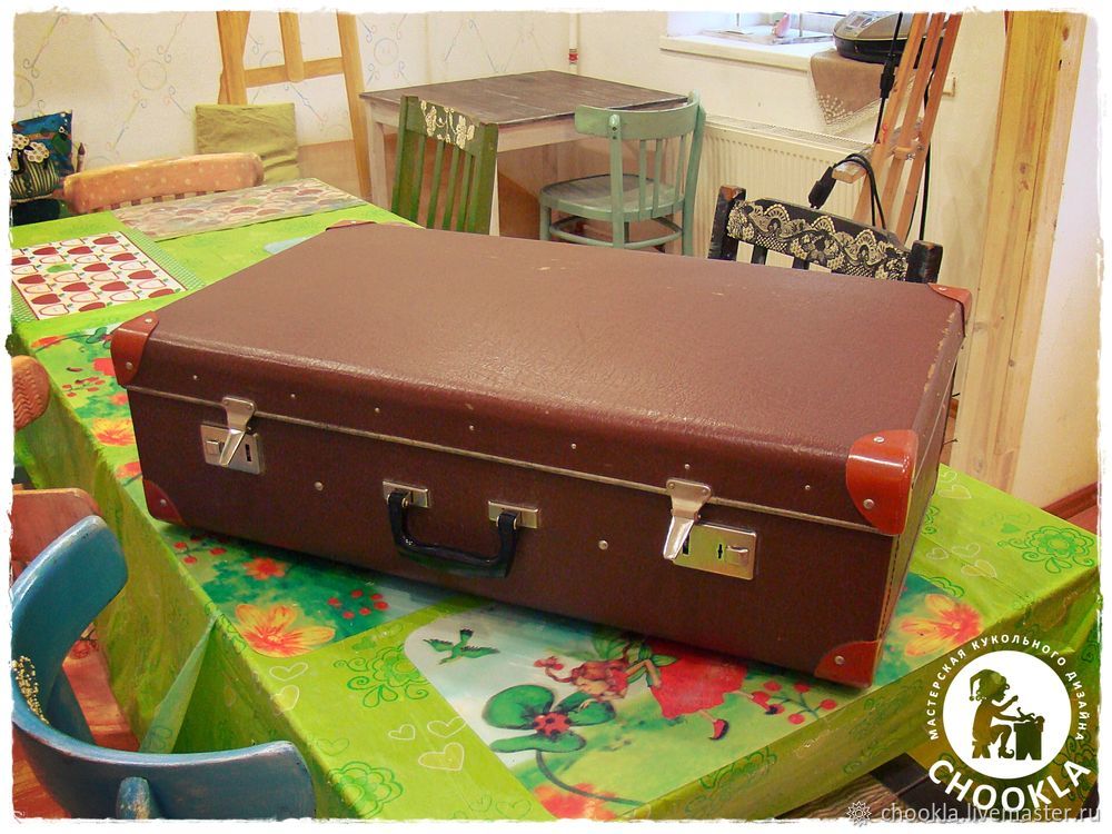 Перекраска старых чемоданов меловой краской Athena's Life