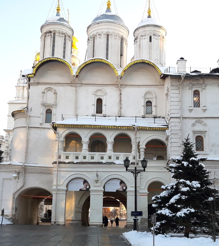 Патриарший дворец московского кремля фото