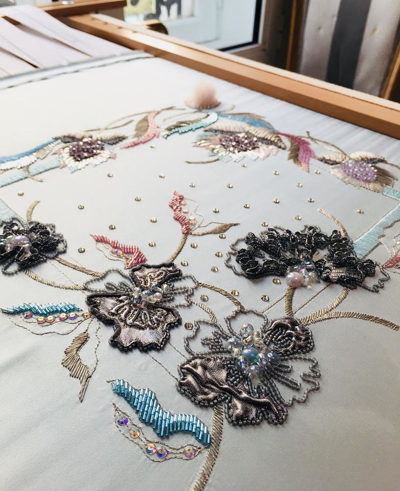 A Pattern of Lesage Embroidery School. Floral Elegance: Ideas ...